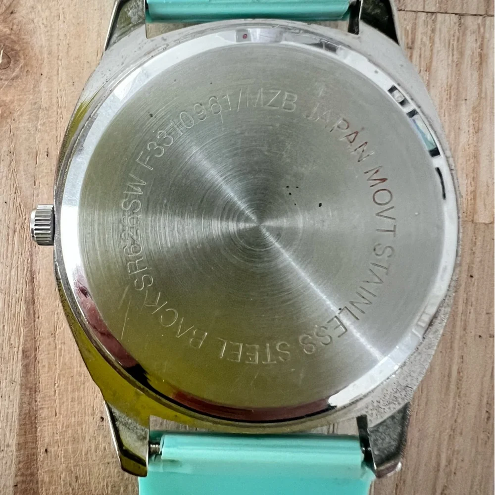 Gruen retro style silver tone silicone strap watch NEW BATTERY